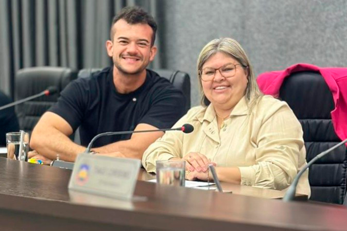 Durante o Outubro Rosa, vereadora assume presidência das sessões na Câmara de Apucarana Durante o Outubro Rosa, vereadora assume presidência das sessões na Câmara de Apucarana