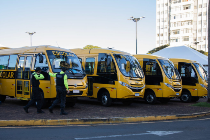 Prefeitura de Apucarana entrega mais 11 novos veículos para reforçar o atendimento da população em áreas estratégicas