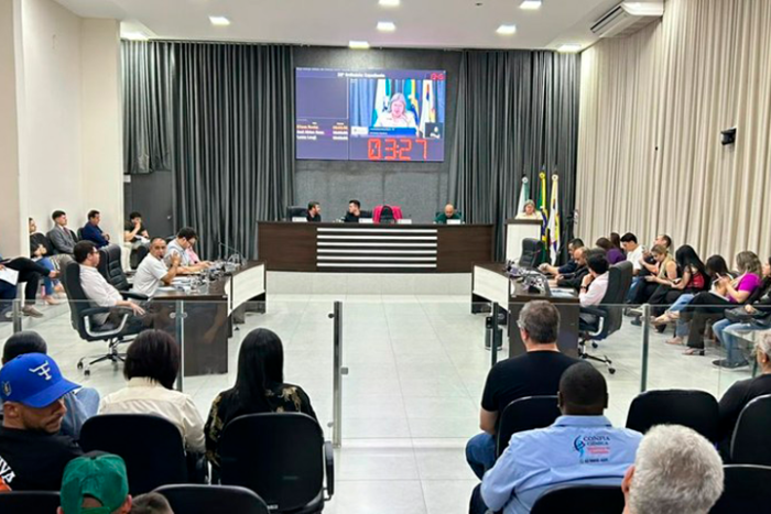 Câmara de Apucarana realiza sessão com nova composição e aprova projetos e requerimentos Câmara de Apucarana realiza sessão com nova composição e aprova projetos e requerimentos
